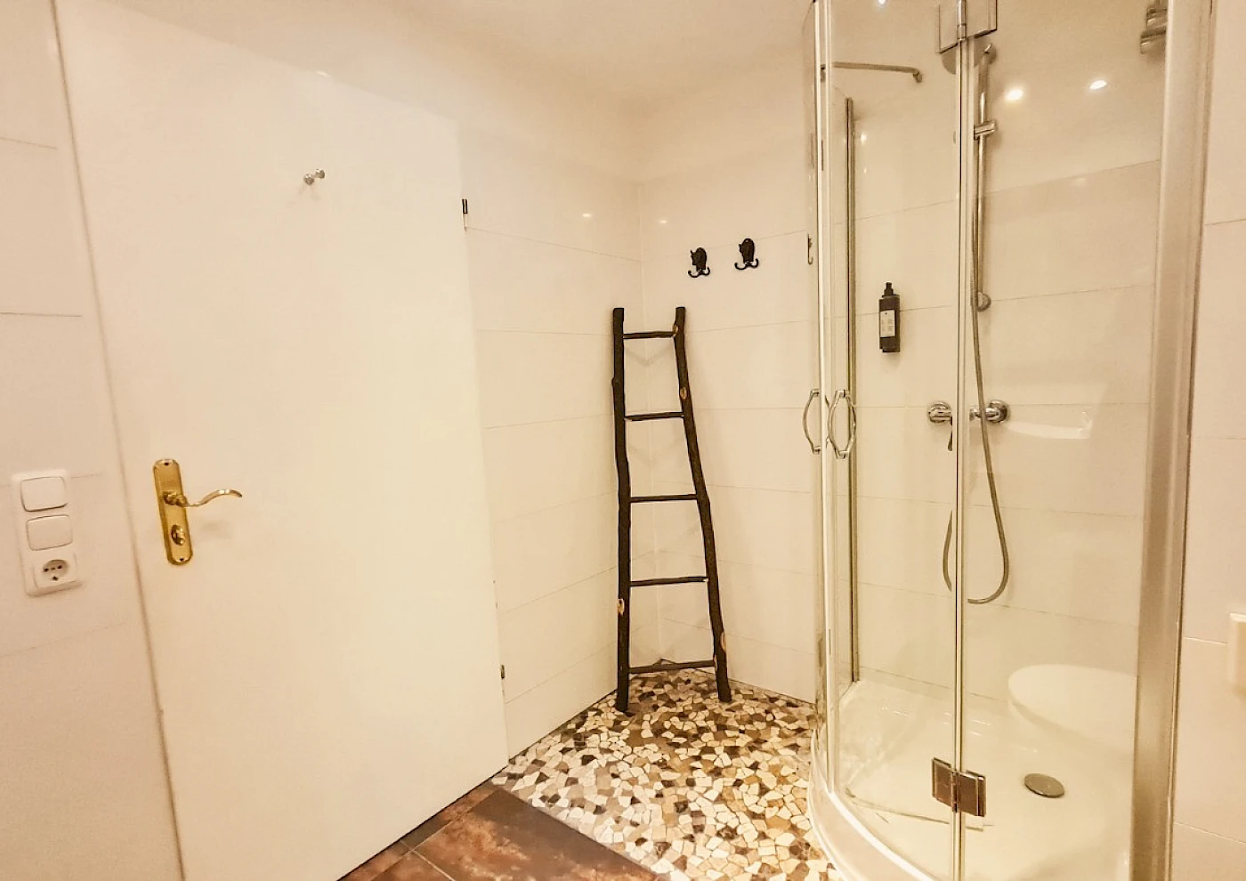 Spacious, cosy room with lovely décor and double bed